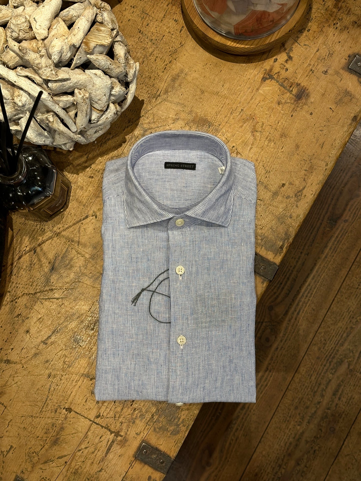 Spring street camicia blu a righe in lino